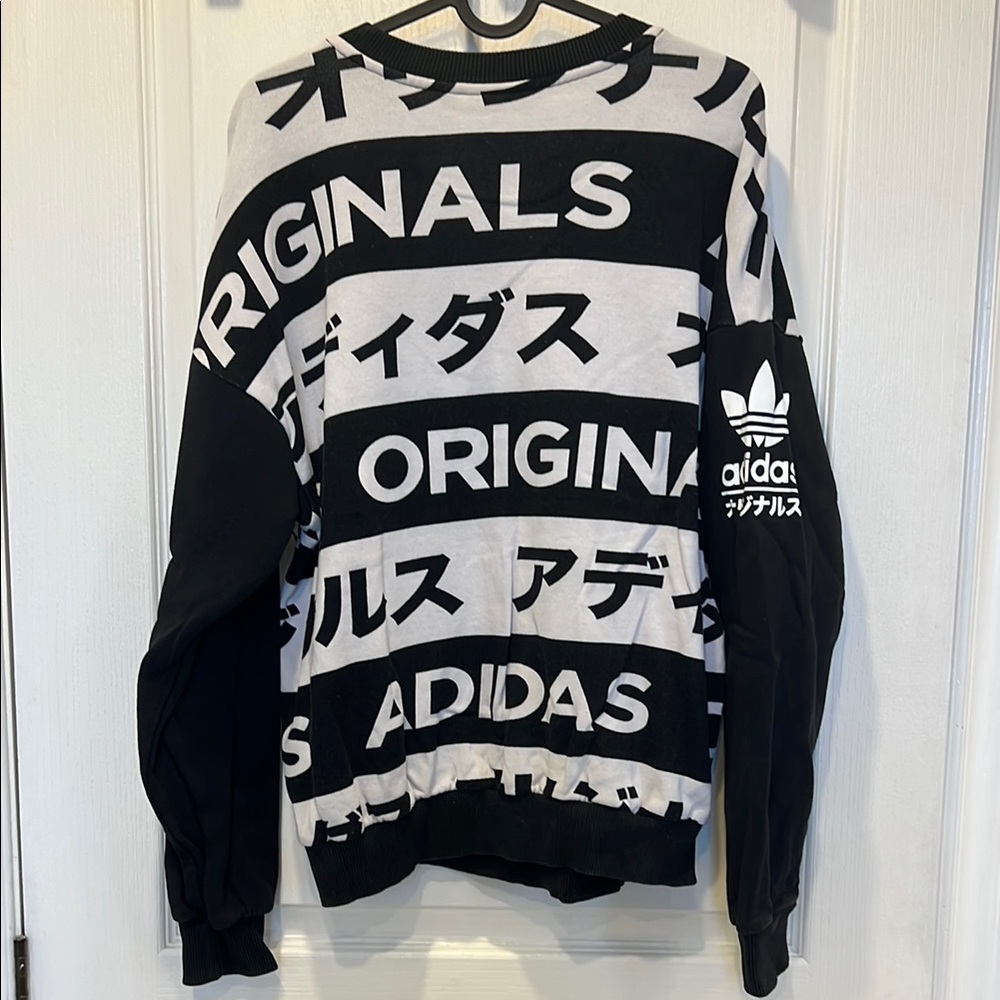Vintage Adidas Black and White Crewneck Sweater with Graphic Design - Picture 4 of 4